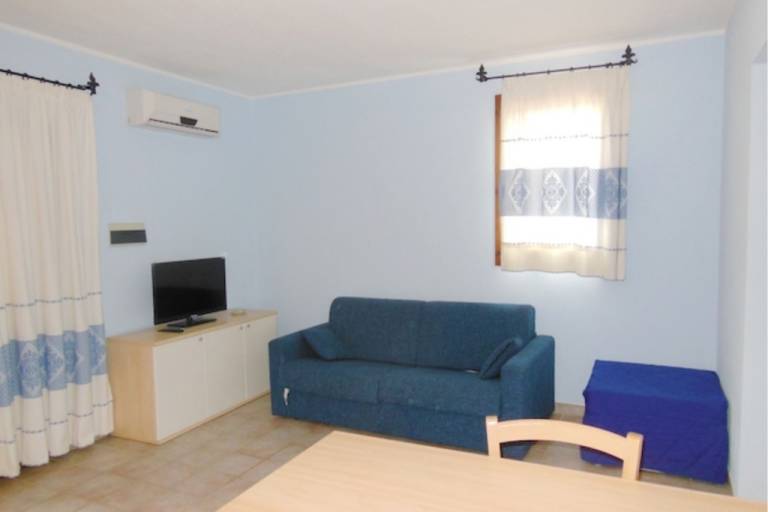 Holiday apartment with private pool — photo 3