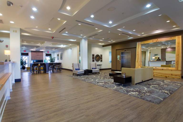 Holiday Inn Hotel & Suites Bloomington Airport By IHG