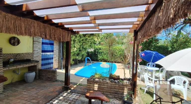 House with pool — photo 3
