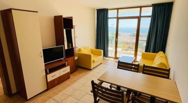 Lovely holiday apartment with patio | Close to the beach | Pet-friendly — photo 2