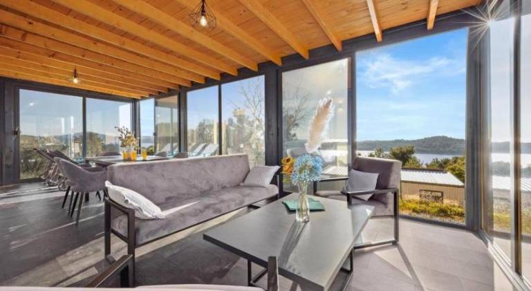 KastHouse Yellow by Vellaris, Luxury Mobile Home — photo 3