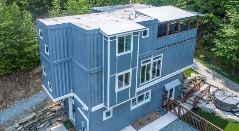 Hillside Hideaway- Container Home in Blowing Rock (4 miles from Appalachian Ski Mountain) in Boone, NC