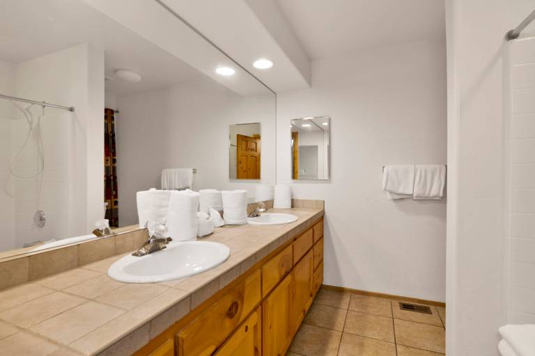 Cabin with barbecue, jacuzzi & terrace | Mountain view — photo 3