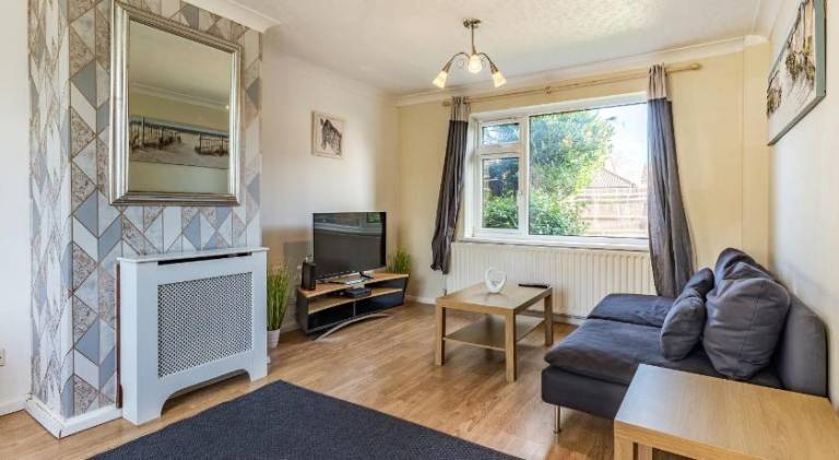 Vacation home with 4 rooms for 8 persons in Ashford