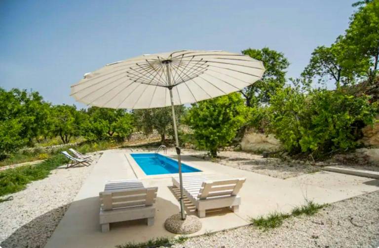 House with patio, yard & jacuzzi | Water view | Suitable for remote work — photo 2