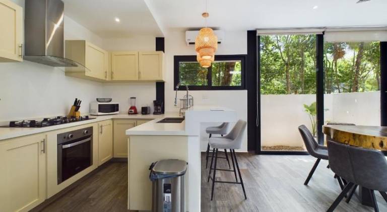 House with pool & jacuzzi | Pet-friendly — photo 4