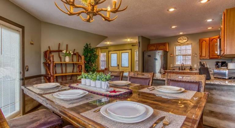 Vacation home with jacuzzi — photo 5