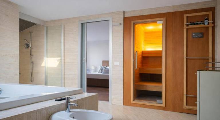 Manin Private SPA, Luxury Apartment very close to the sea — photo 2