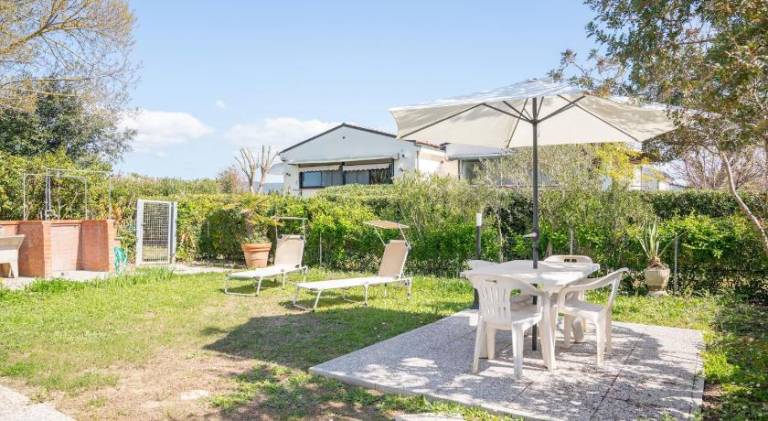 Apartment with 2 rooms for 5 persons in Piombino