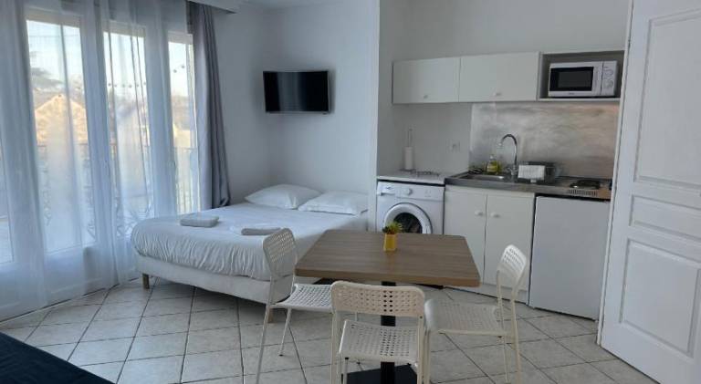 Rental apartment with 1 room for 2 persons in Chinon