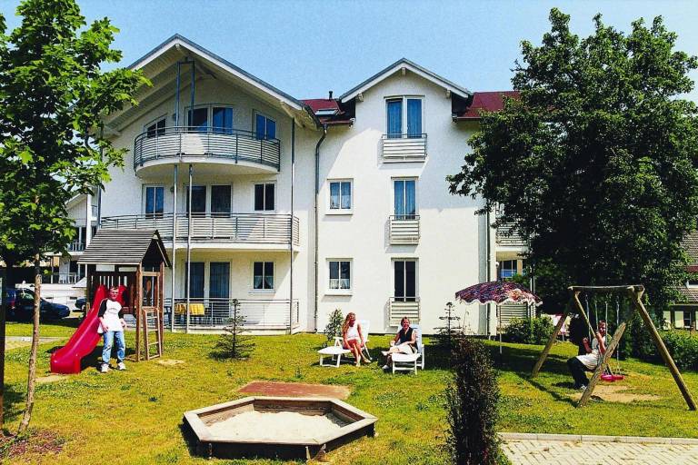 Holiday apartment with garden & terrace in Ostseebad Baabe