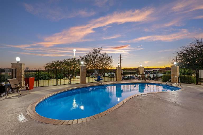 Best Western Plus Killeen/Fort Hood Hotel & Suites — photo 2