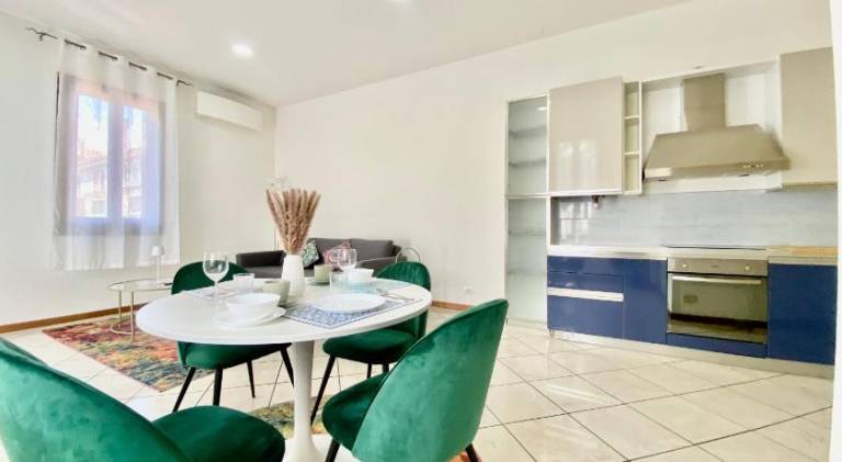 Rental apartment with terrace & yard — photo 5