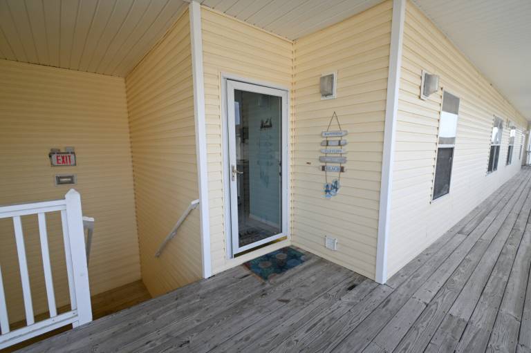 Family-friendly pleasant condo with hot tub, patio & private pool | Water view | Next to the beach | Dogs allowed — photo 4
