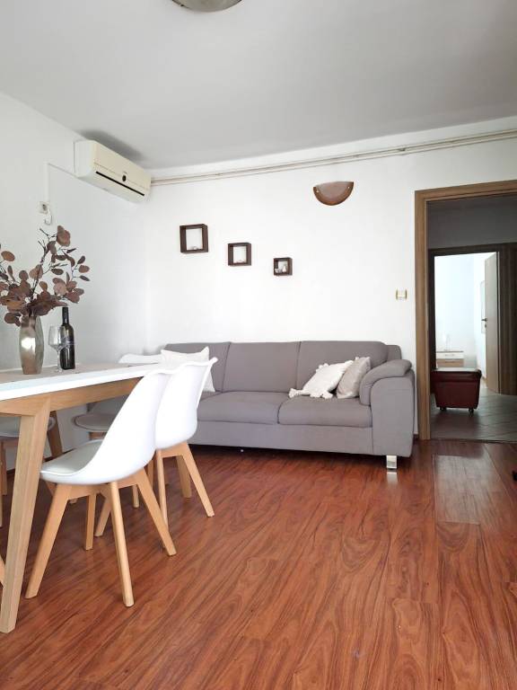 Apartment with BBQ & terrace — photo 2