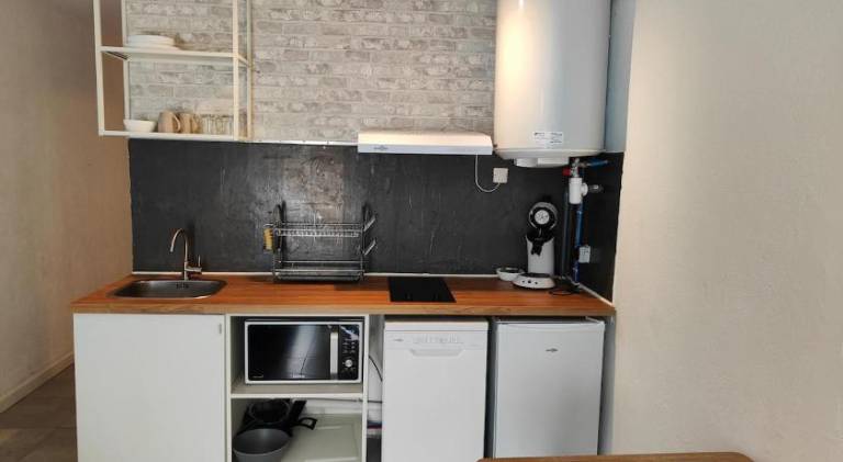 Apartment with patio & garden — photo 3