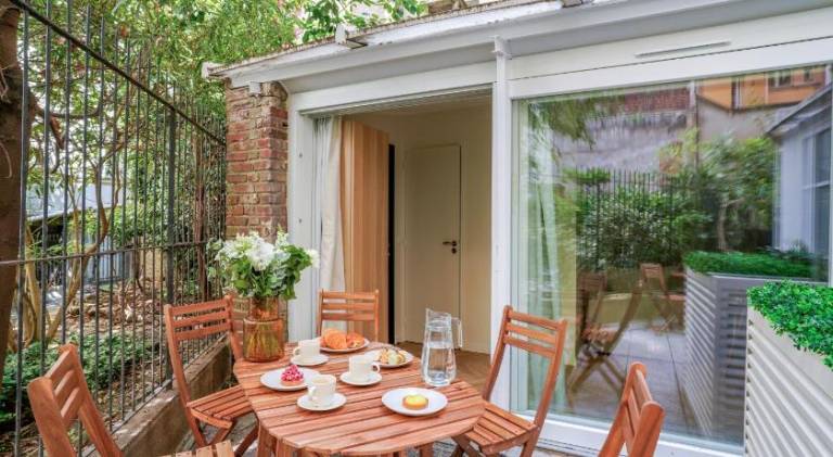 Wonderful rental apartment with patio | Pet-friendly in Vanves