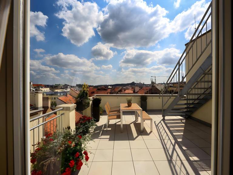 Serviced apartment with terrace | Near Prague astronomical clock — photo 4