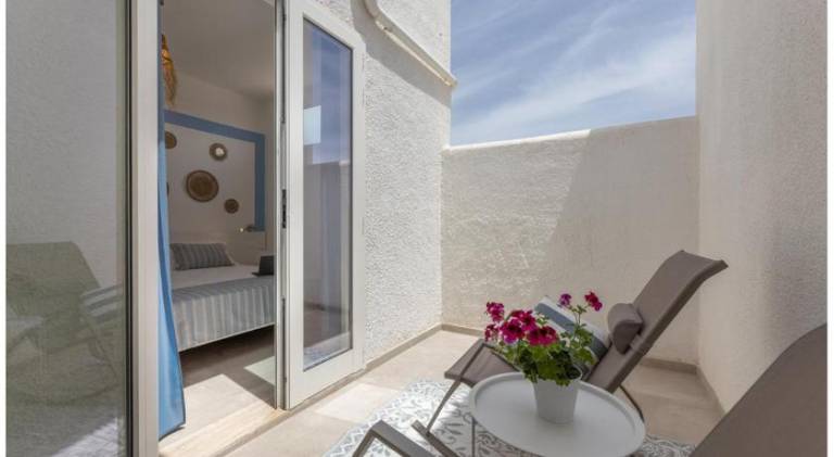 Rental apartment with BBQ, terrace & yard — photo 4