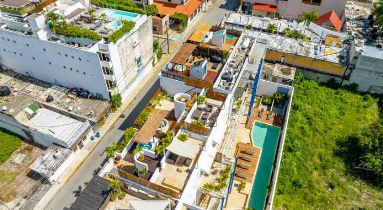 Duplex w Rooftop Plunge Pool – Walk to Beach — photo 4