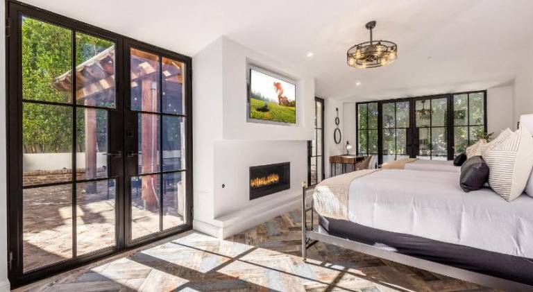Old Town Scottsdale Luxury Villa - Heated Pool, Spa, Rooftop Deck, Sauna, Speakeasy — photo 2