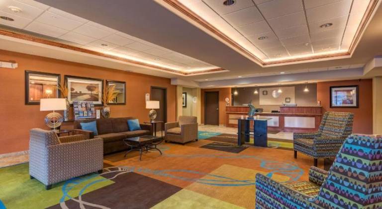 GRAND VISTA HOTEL-PARACHUTE — photo 4