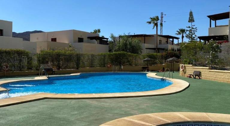 Fully equipped charming vacation home with barbeque, yard & terrace | Beach nearby | Dogs allowed — photo 2