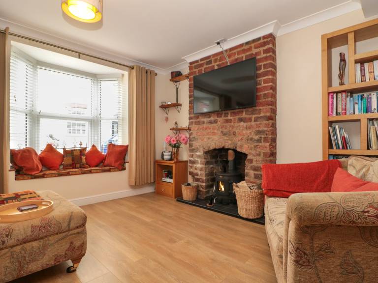 Family-friendly cottage with garden & terrace | Beach view | Pet-friendly — photo 2