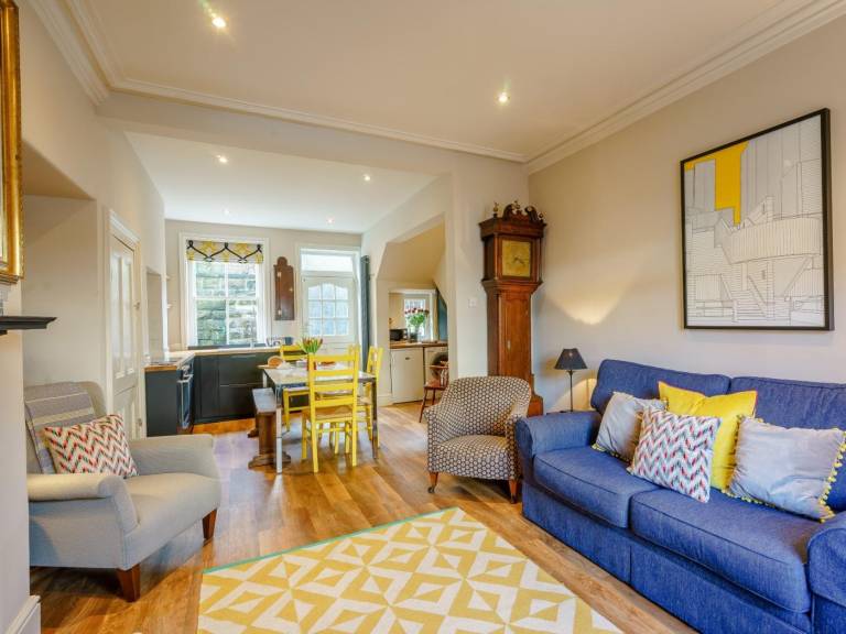 Cottage with yard in Harrogate
