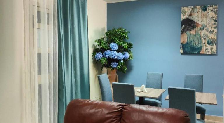 Pleasant serviced apartment with patio | Dogs allowed — photo 2