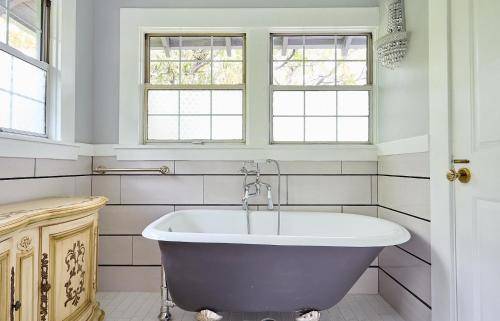 Bed & Breakfast Central LA