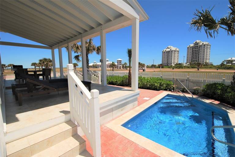 Children-friendly pleasant house with patio & pool | Beach nearby | Dogs allowed in South Padre Island, TX
