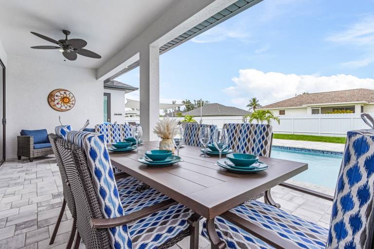Vacation home with private pool & barbeque — photo 2