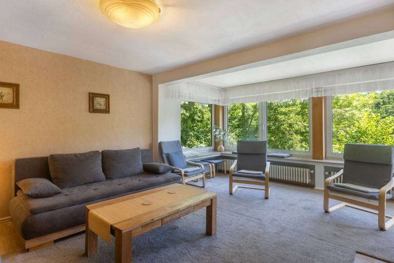 Holiday apartment with garden, patio & BBQ | Garden view — photo 4