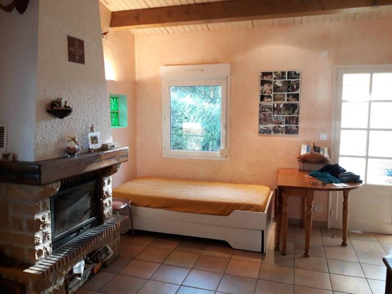 House with garden, grill & terrace in Fréjus