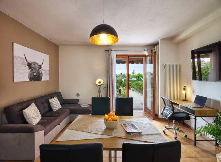 Family-oriented rental apartment with garden, patio & pool | Suitable for remote work | Pet-friendly — photo 2