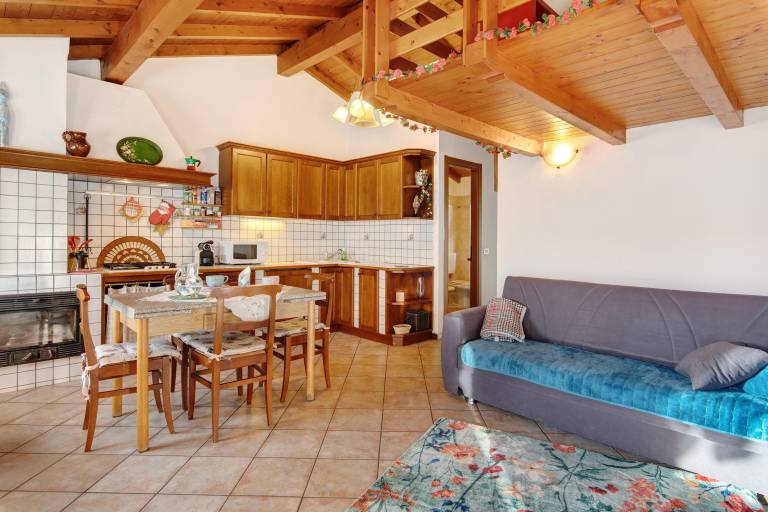 Grace House Vacation Home with Mountain View, Shared Terrace, and Wi-Fi — photo 3