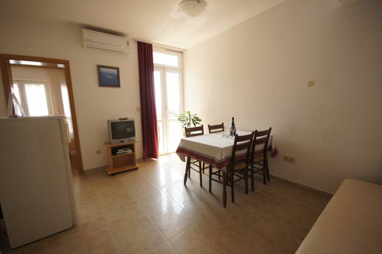 Rental apartment with terrace & garden | Pets allowed — photo 2