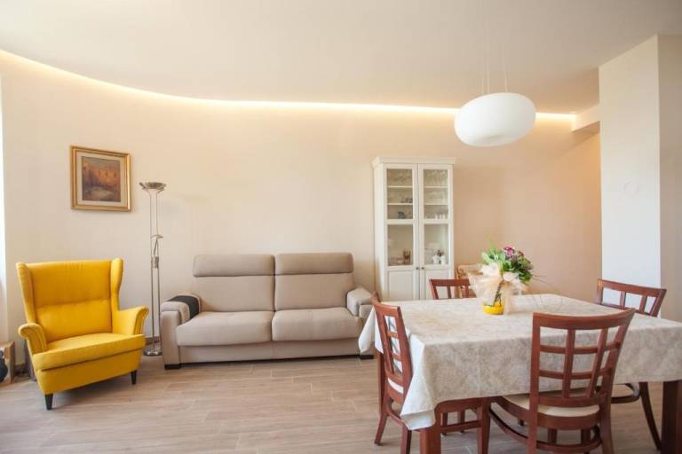 Fully equipped holiday apartment with terrace | Next to Diocletian's Palace | Next to the beach | Pet-friendly — photo 3
