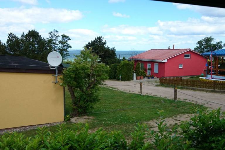House with garden, patio & barbecue — photo 2