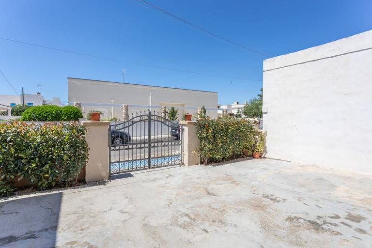 Children-friendly charming villa with BBQ & garden | Garden view | Pets are welcome — photo 4