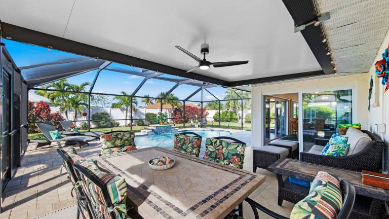 Family-oriented vacation home with private pool, barbeque & garden | Pets allowed — photo 2