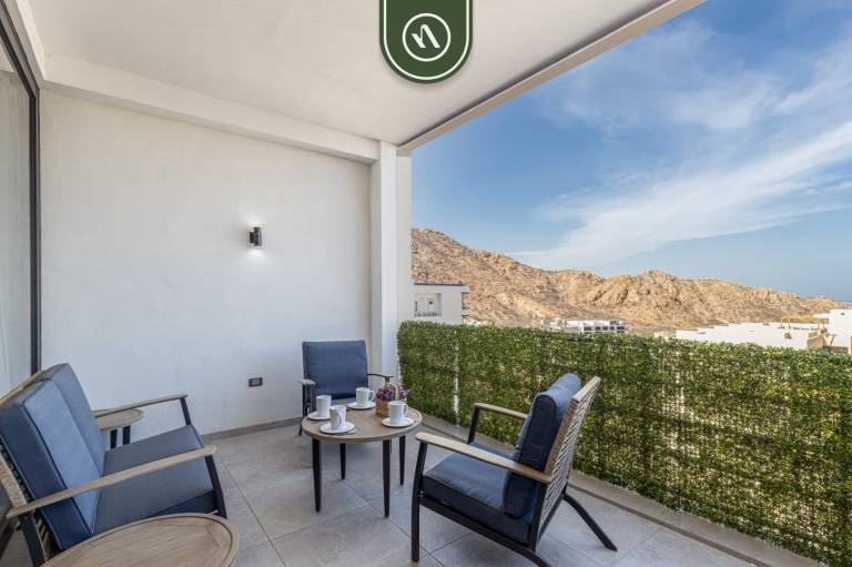 New 2 BR Condo with Private Terrace BBQ