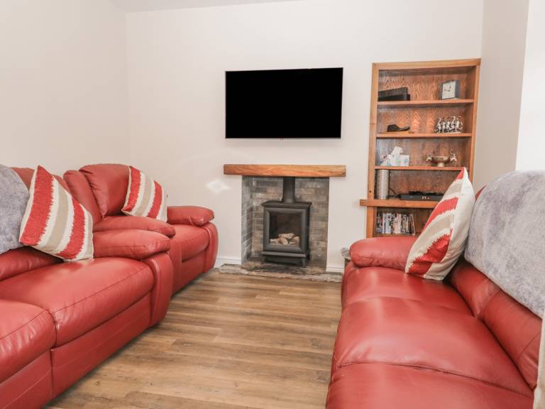 Family-friendly pleasant cottage with garden | Pets allowed — photo 3