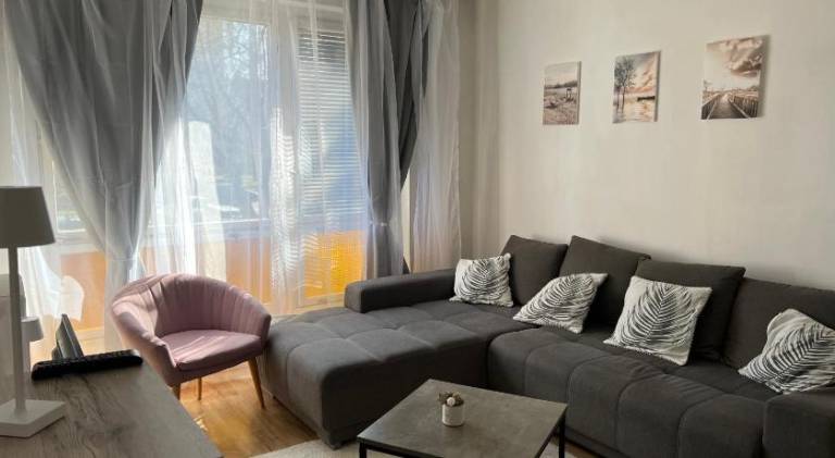 Rental apartment with 2 rooms for 6 persons in Pecs
