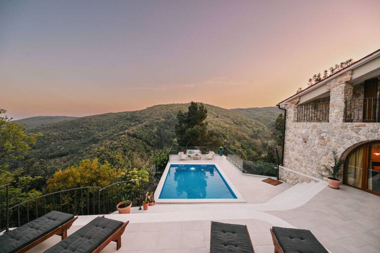 Fully equipped villa with private pool, grill & terrace | Panoramic view | Dogs allowed in Labin