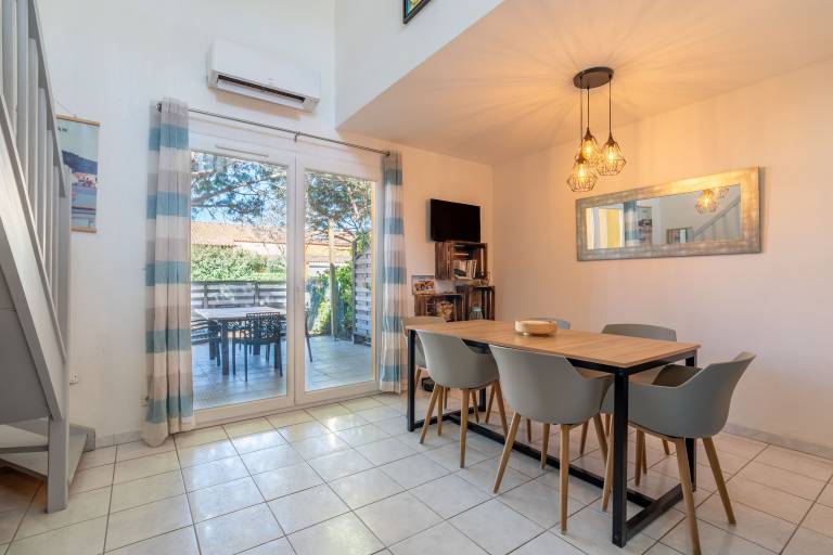 Family-friendly vacation home with terrace & fast internet | Beach nearby | Pets are welcome — photo 5