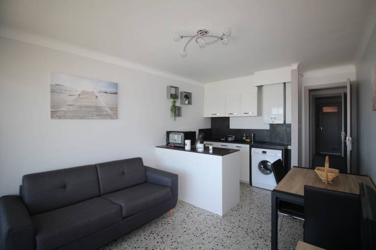 Holiday apartment with terrace — photo 2