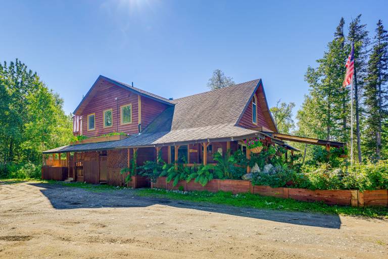Cozy Kenai Abode w/ Private Deck: 5 Mi to Ocean! — photo 2