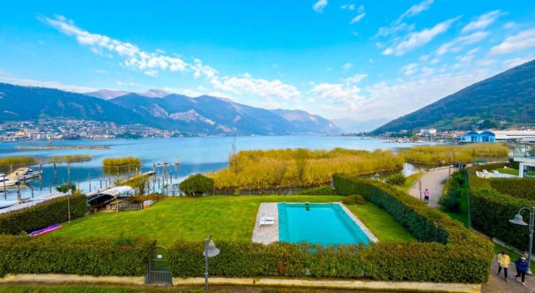 Lakefront Penthouse Terrace - Sunset & Panorama — photo 3